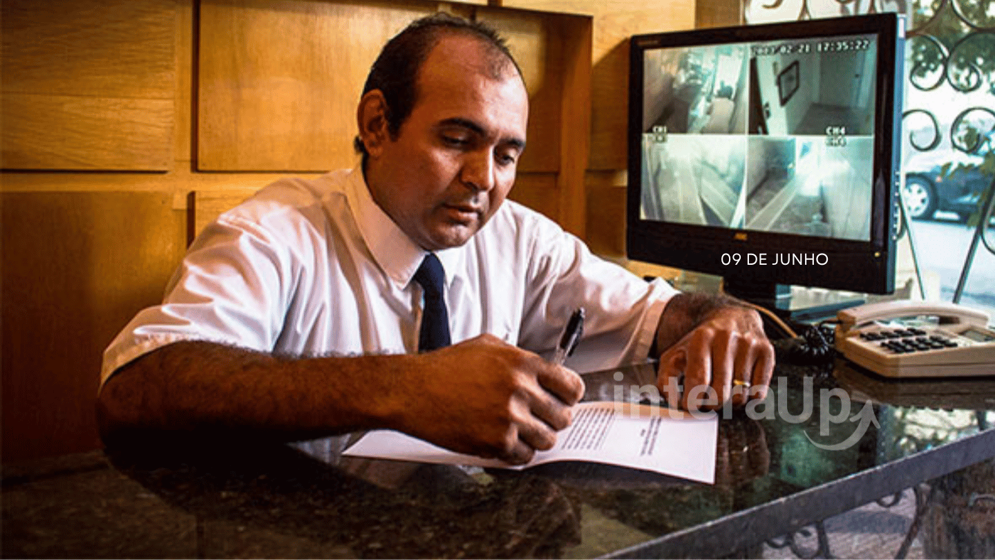 Dia do Porteiro: Homenageando os Guardiões da Segurança e Convivência