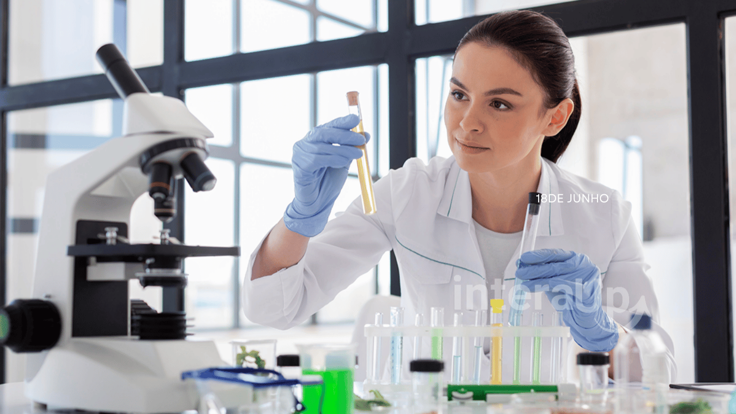 Dia do Químico: Celebrando os Arquitetos das Transformações